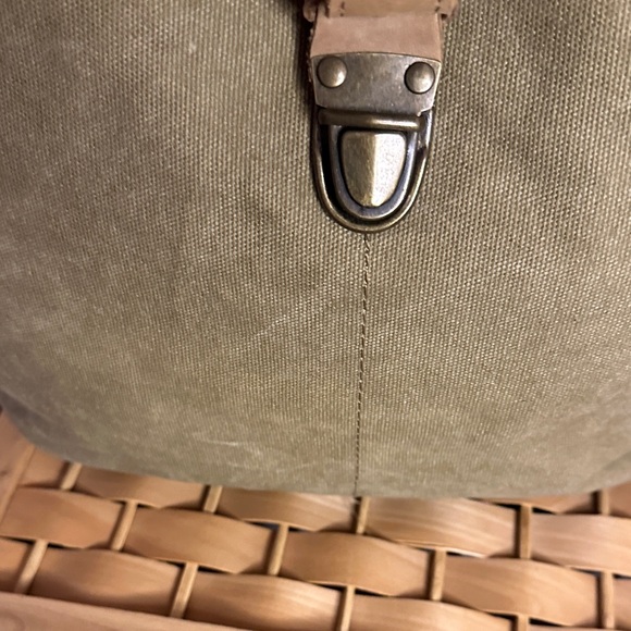 L.L. Bean Leather Handle Canvas Tote Bag Khaki Olive Green Vintage - Picture 3 of 6